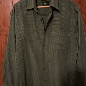 Men’s long sleeve shirt size L green